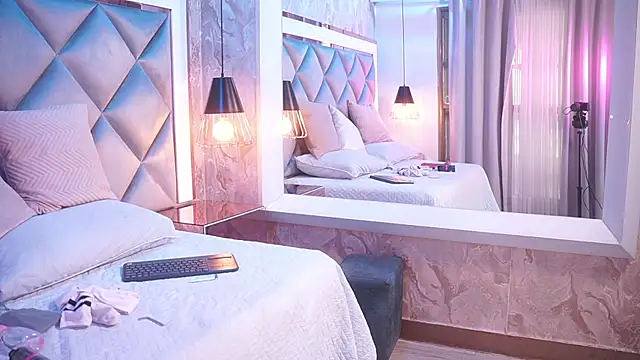 Snapshot of crystal_gilton chatting on February 2026 07:09:02 PM crystal gilton online show from February 2026 07:09:02 PM