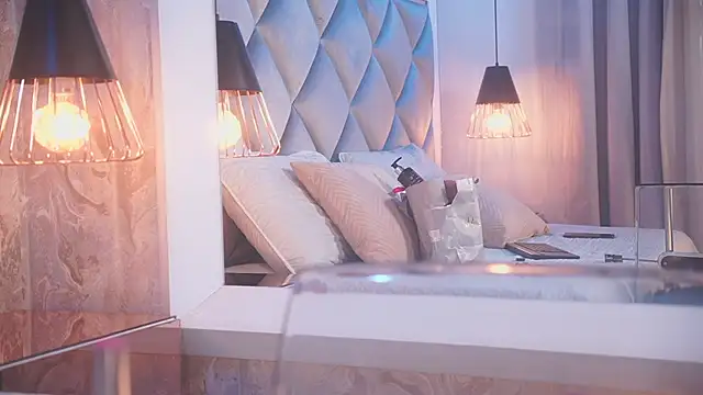 Snapshot of crystal_gilton chatting on February 2026 07:10:01 PM crystal gilton online show from February 2026 07:10:01 PM