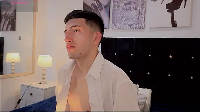 Un Sluttyy online show from March 2026 11:15:02 AM