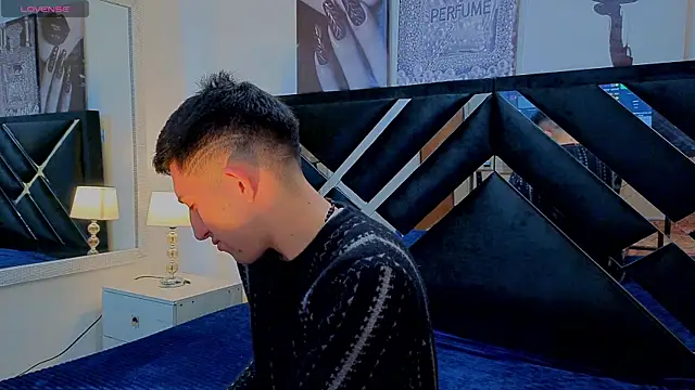 Un Sluttyy online show from April 2026 11:16:01 AM