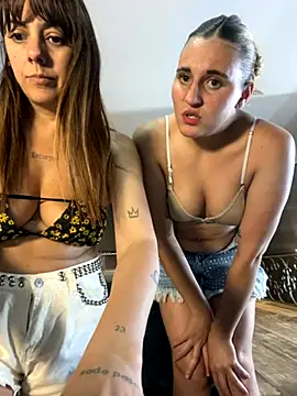 Snapshot of Angi000 chatting on November 2025 11:03:01 PM Angi000 online show from November 2025 11:03:01 PM