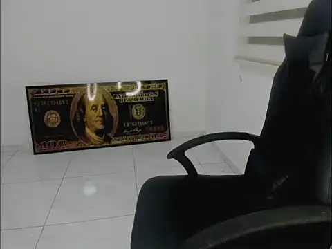 Snapshot of queen_findom1 chatting on March 2026 06:08:01 AM queen findom1 online show from March 2026 06:08:01 AM