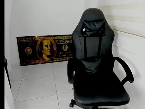 Snapshot of queen_findom1 chatting on April 2026 05:49:01 AM queen findom1 online show from April 2026 05:49:01 AM