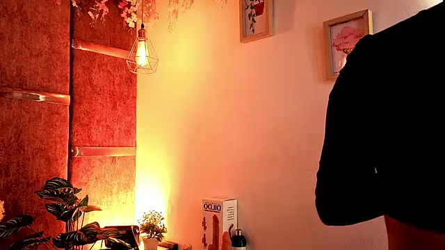 Snapshot of AuroraLanee_ chatting on November 2025 07:14:01 PM AuroraLanee online show from November 2025 07:14:01 PM