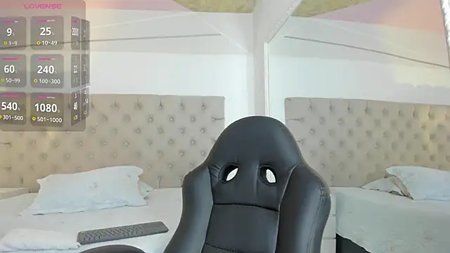 Snapshot of ZarinaWynne chatting on December 2025 08:47:01 PM ZarinaWynne online show from December 2025 08:47:01 PM