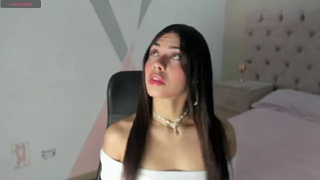 ZarinaWynne online show from May 2026 02:24:02 PM