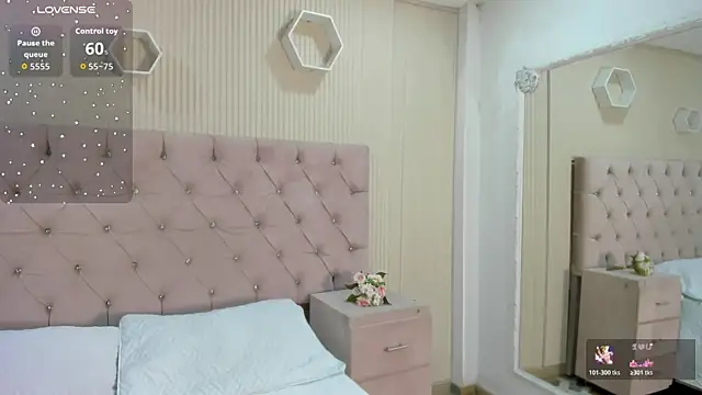 ZarinaWynne online show from June 2026 01:31:02 PM