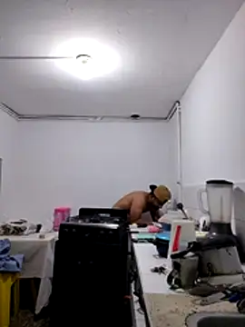 themorenofit08 online show from April 2026 11:05:01 PM