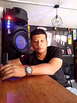 themorenofit08 online show from May 2026 08:14:01 PM