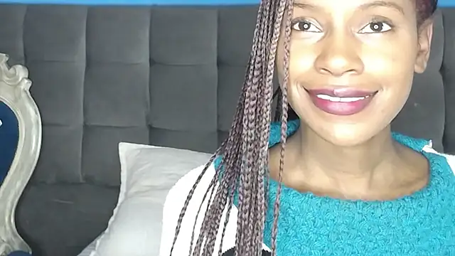 Snapshot of Aliis_Love chatting on November 2025 08:24:02 PM Aliis Love online show from November 2025 08:24:02 PM