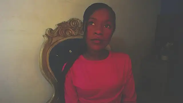 Snapshot of Aliis_Love chatting on November 2025 03:57:02 PM Aliis Love online show from November 2025 03:57:02 PM