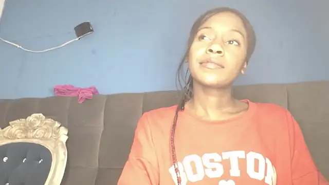 Snapshot of Aliis_Love chatting on November 2025 05:32:02 AM Aliis Love online show from November 2025 05:32:02 AM