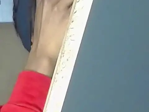 Snapshot of Aliis_Love chatting on December 2025 05:17:01 PM Aliis Love online show from December 2025 05:17:01 PM