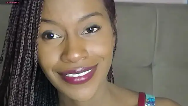 Snapshot of Aliis_Love chatting on December 2025 04:57:01 PM Aliis Love online show from December 2025 04:57:01 PM