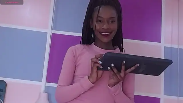 Snapshot of Aliis_Love chatting on January 2026 01:21:02 AM Aliis Love online show from January 2026 01:21:02 AM