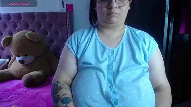 Snapshot of kattybbwbigboobs_ chatting on June 2026 08:21:01 PM kattybbwbigboobs online show from June 2026 08:21:01 PM