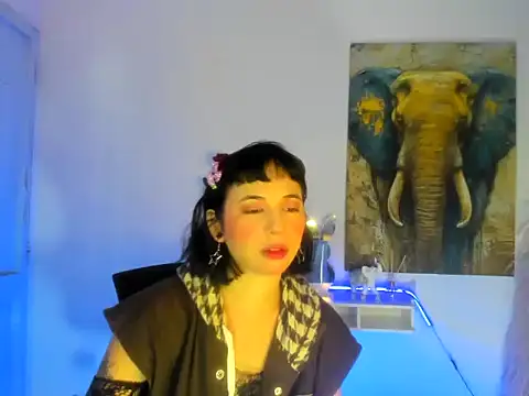 Hollysquirtx online show from November 2025 01:11:01 PM