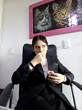 emilygrooe online show from February 2026 07:13:02 PM