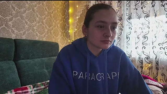 SweetLiaison online show from December 2025 06:33:01 AM