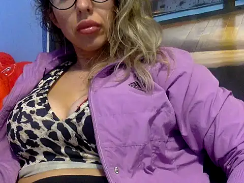 liongirl69 online show from April 2026 06:32:02 PM