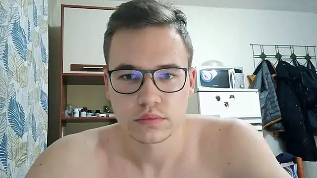 Yminoske online show from December 2025 04:05:01 PM