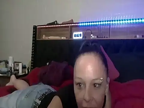 Snapshot of nikkibae33 chatting on June 2026 02:45:02 AM nikkibae33 online show from June 2026 02:45:02 AM