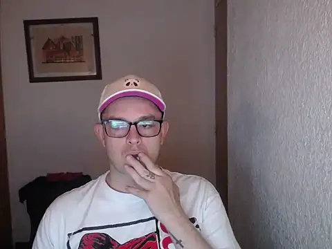 eddison98 online show from November 2025 11:58:01 PM