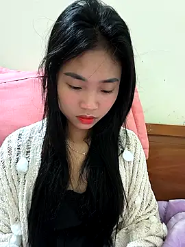 Snapshot of Lynly_k2 chatting on March 2026 01:30:01 PM Lynly k2 online show from March 2026 01:30:01 PM