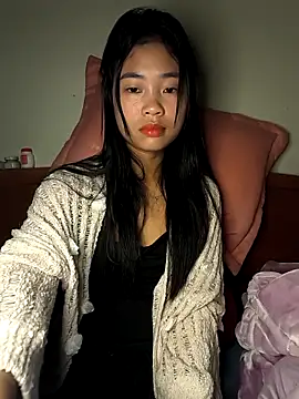 Snapshot of Lynly_k2 chatting on March 2026 02:04:02 AM Lynly k2 online show from March 2026 02:04:02 AM