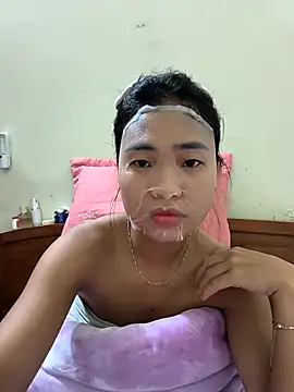 Snapshot of Lynly_k2 chatting on March 2026 02:12:02 PM Lynly k2 online show from March 2026 02:12:02 PM