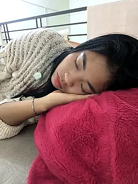 Snapshot of Lynly_k2 chatting on March 2026 03:11:02 AM Lynly k2 online show from March 2026 03:11:02 AM