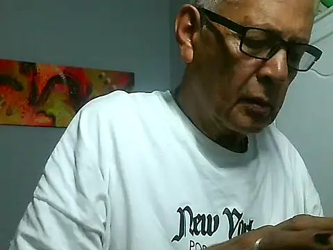 dirtysluttyfist online show from November 2025 01:21:02 PM