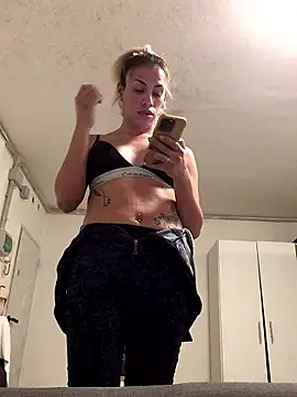 ESTRELLABERECHUCKY online show from January 2026 07:48:01 PM