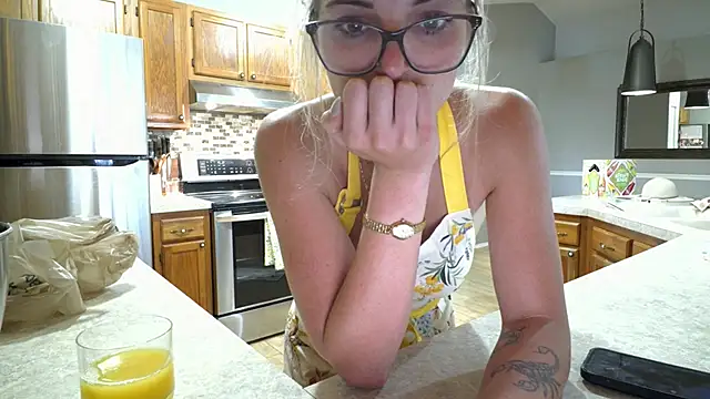 RosieCheeks  online show from June 2026 05:37:02 PM