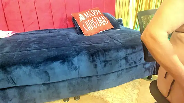 hailey-frost online show from December 2025 12:56:01 PM