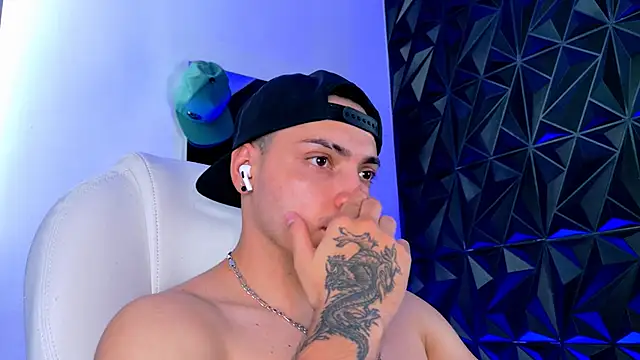 Maxwell Dupont online show from December 2025 07:32:01 PM