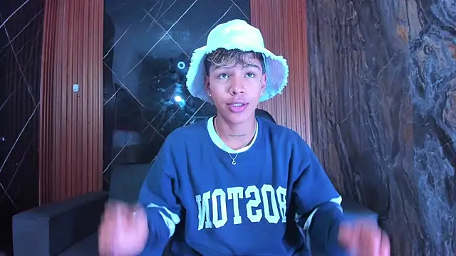 Timmy Kiing  online show from November 2025 08:30:01 PM