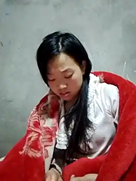 Yumiik2kk online show from December 2025 10:25:01 PM