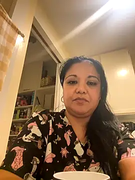 Snapshot of tattedlatina chatting on November 2025 08:13:01 AM tattedlatina online show from November 2025 08:13:01 AM