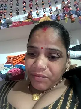 Hot suini online show from February 2026 06:50:01 AM