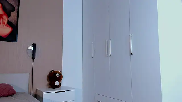 Snapshot of AyaLune chatting on November 2025 07:50:01 AM AyaLune online show from November 2025 07:50:01 AM