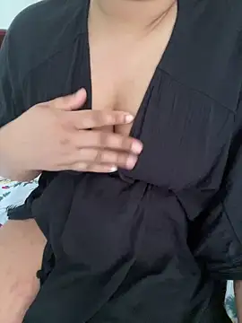 Snapshot of Ramishika chatting on November 2025 10:04:02 AM Ramishika online show from November 2025 10:04:02 AM