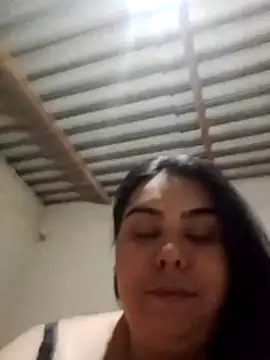 Tatasadadinha online show from November 2025 09:15:01 PM