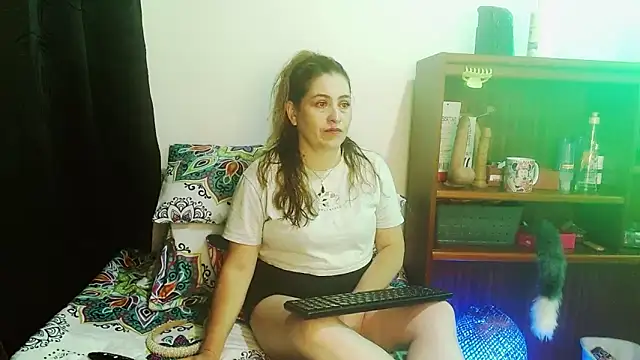 dayan hanks online show from April 2026 11:10:01 PM