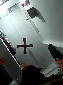 saniya24824 online show from April 2026 05:14:02 PM