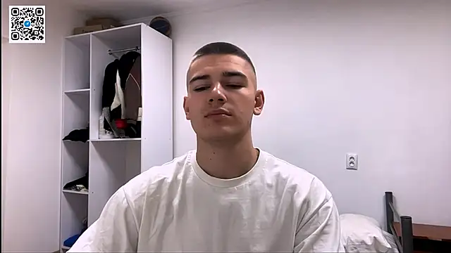 Snapshot of _BarePulse chatting on February 2026 09:22:01 PM BarePulse online show from February 2026 09:22:01 PM