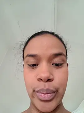 kyliecastell online show from November 2025 02:16:01 PM