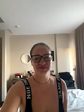 Snapshot of Milana8263 chatting on December 2025 06:30:02 AM Milana8263 online show from December 2025 06:30:02 AM