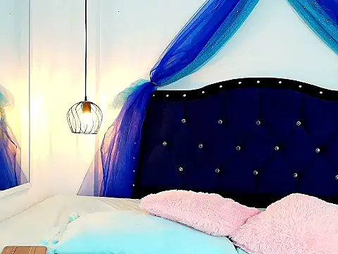 KATY LOWERY online show from November 2025 04:01:02 AM