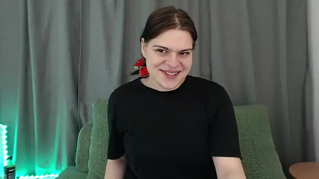 Dona Mafia online show from November 2025 11:36:02 PM